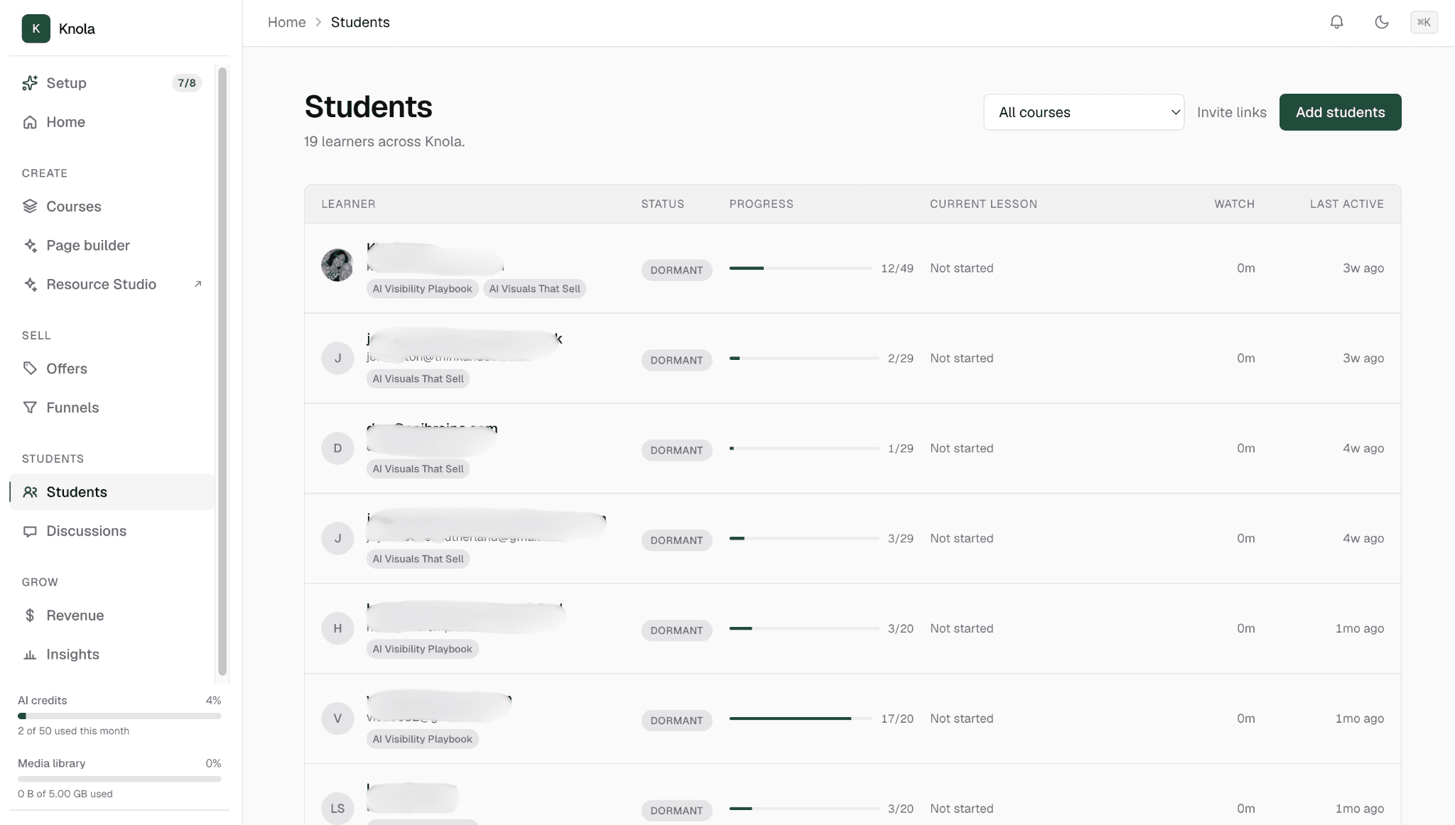 The students list in Knola, with progress